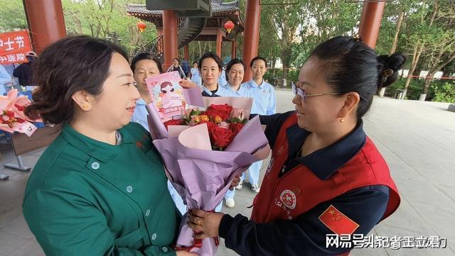 致敬白衣天使凝聚社会温情k8凯发网站沈阳爱心企业(图2)